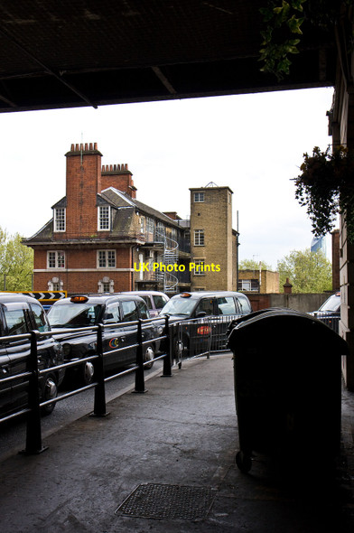 Photo 6"x4" Queueing Cabs London c2010