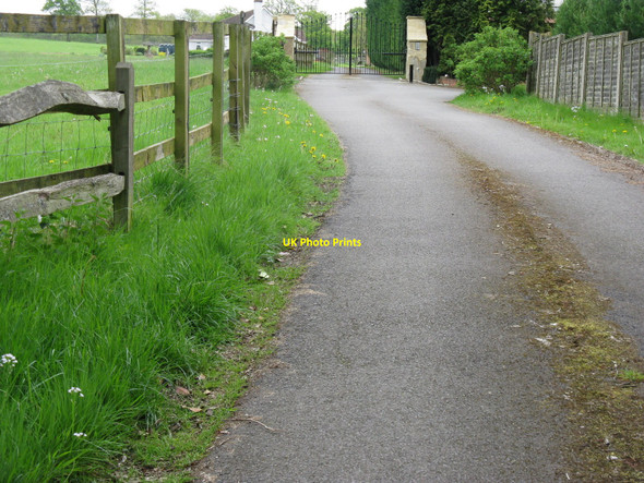 Photo 6"x4" Driveway and gates to Upper Westbrook Hall Farm Rowhook c2010