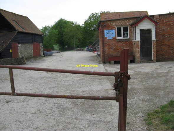 Photo 6"x4" Farmyard at Bailing Hill Farm Horsham\/TQ1731 c2010