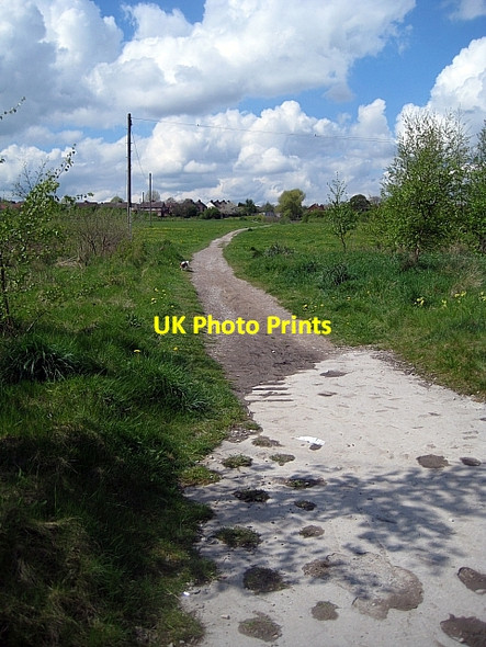 Photo 6"x4" Footpath leading to Eastmoor Wakefield\/SE3320 c2010