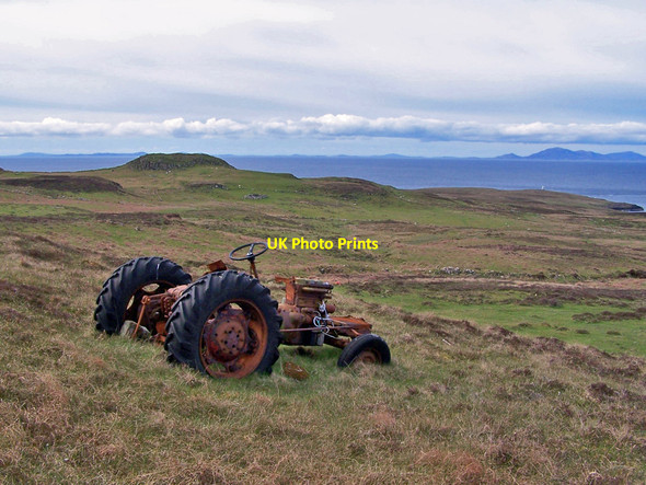 Photo 6"x4" Abandoned tractor at Waternish Point Creag an Fhithich\/NG2466 c2010