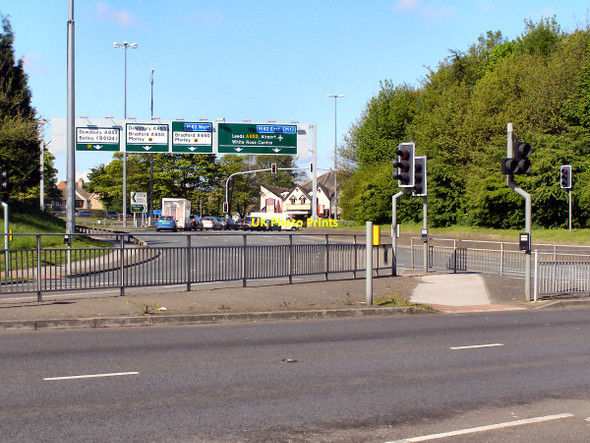 Photo 6"x4" Tingley Roundabout Morley\/SE2627 c2010