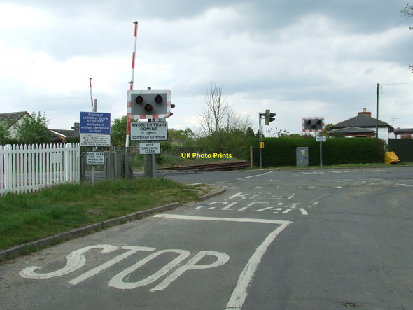 Photo 6"x4" Level Crossing Attleborough\/TM0495 c2010