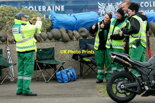 Photo 6"x4" Thumbs up! All is well. Portstewart c2010
