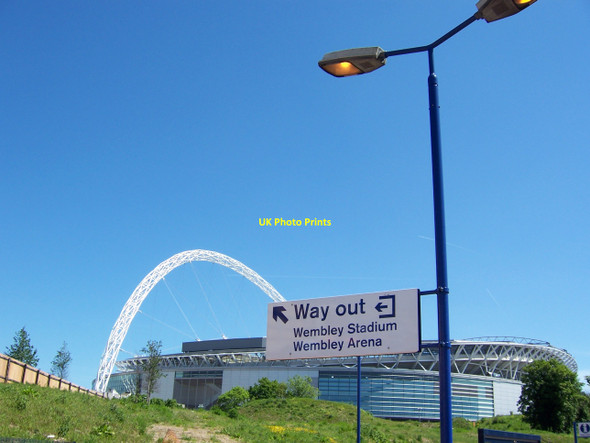 Photo 6"x4" Which Way to Wembley Stadium? Wembley c2010
