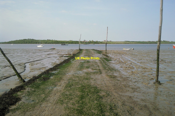 Photo 6"x4" Slipway to the old Harty Ferry Oare\/TR0062 c2010