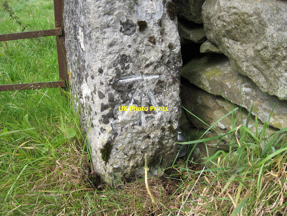Photo 6"x4" Millthrop, Dent Road gatepost Sedbergh c2009