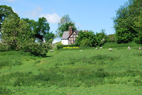 Photo 6"x4" Farmhouse in Erddig Park Wrexham\/Wrecsam c2010