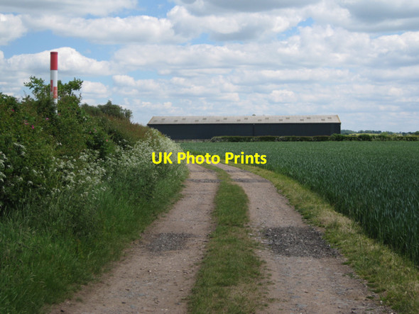 Photo 6"x4" Gas pipeline marker near Chesterton Fields Farm Chesterton Green c2010