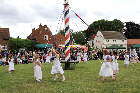 Photo 6"x4" Maypole Dancing in Wellow Wellow\/SK6766 c2010