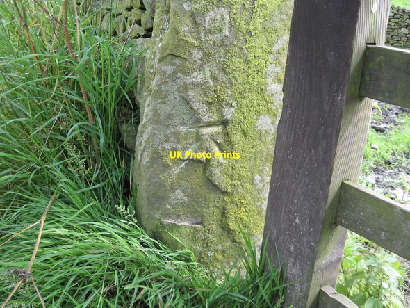 Photo 6"x4" Howgill Lane, gatepost benchmark Sedbergh c2009