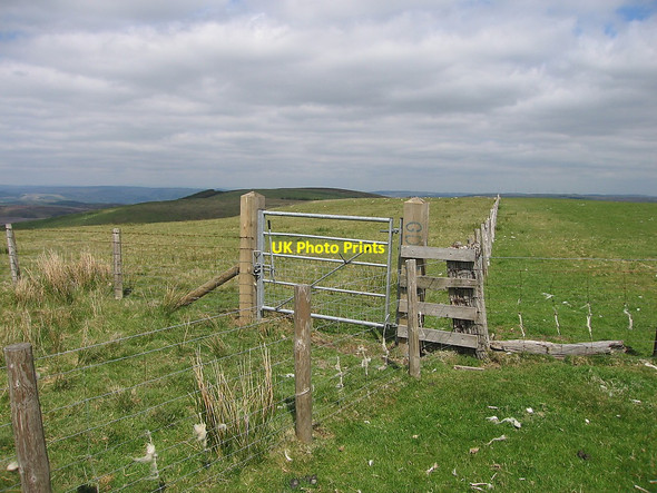 Photo 6"x4" Fence junction on Esgair Wen Dylife c2010