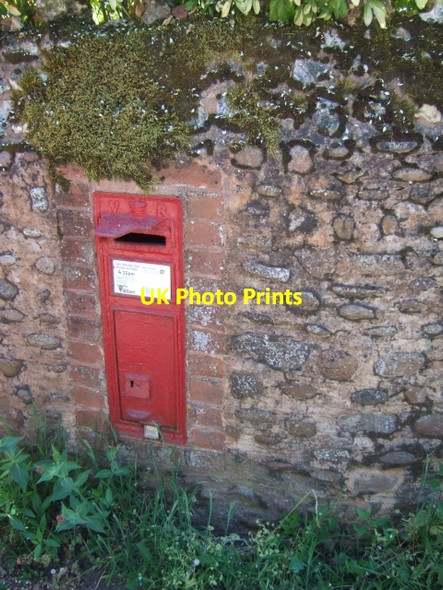 Photo 6"x4" Victorian postbox, Kitts Hayes, Colaton Raleigh Kingston\/SY0687 c2010