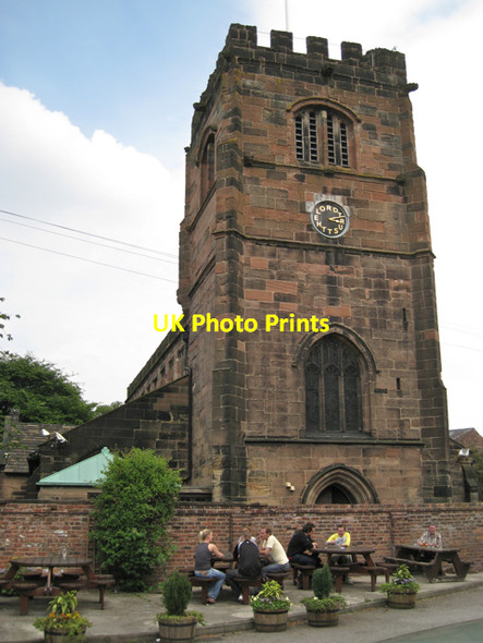 Photo 6"x4" Cheadle: patrons of the White Hart Cheadle\/SJ8688 c2010