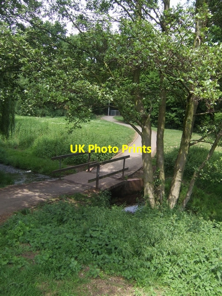 Photo 6"x4" Footbridge over the Waterhead Brook Bushbury\/SJ9203 c2010