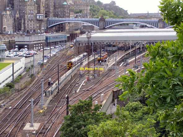 Photo 6"x4" Waverley Station Edinburgh c2010