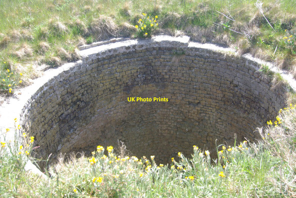 Photo 6"x4" Disused lime kiln near Lindisfarne Castle Holy Island\/NU1241 c2010