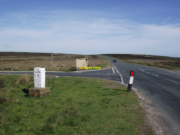 Photo 6"x4" White Cross And Road Junction Commondale c2010