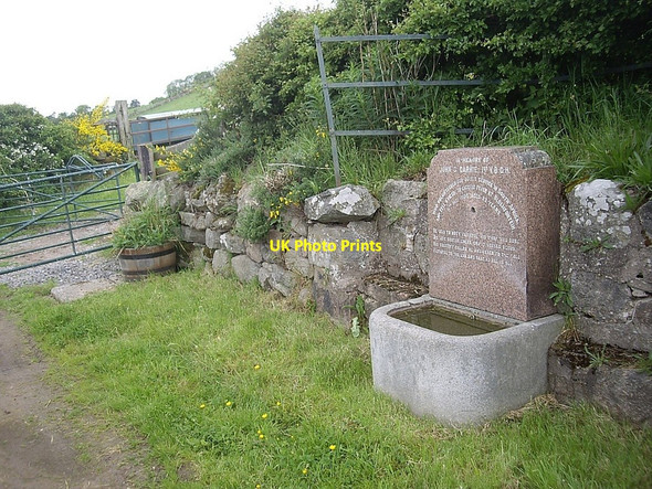 Photo 6"x4" A memorial water trough Strachan c2010
