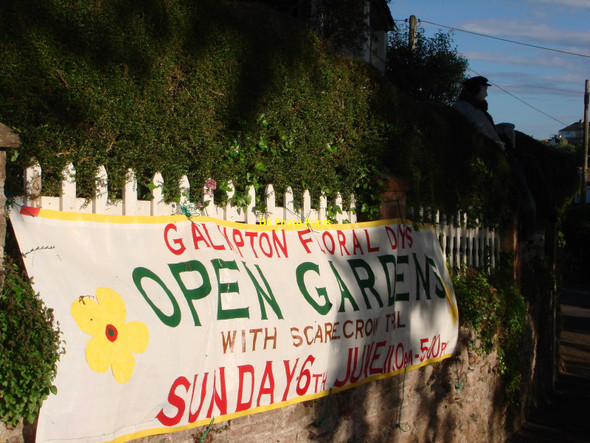 Photo 6"x4" Galmpton Open Gardens with Scarecrow Trail Galmpton\/SX8956 c2010