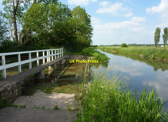 Photo 6"x4" Footbridge by the canal Clarborough c2010