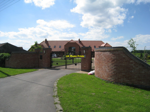 Photo 6"x4" Hawthorne Grange, Sutton Sutton\/SK8752 c2010
