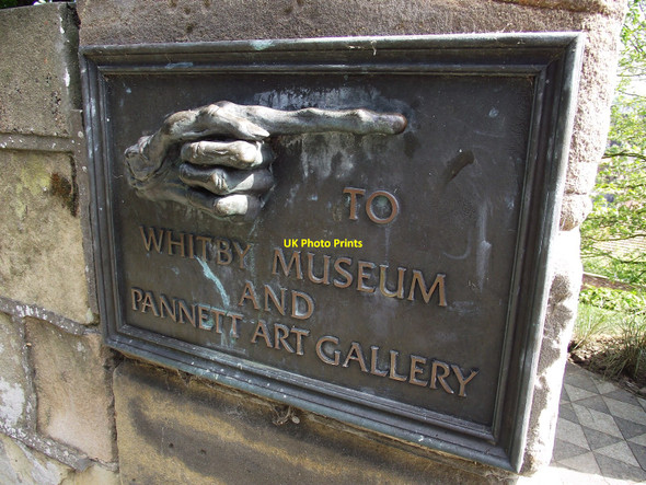 Photo 6"x4" To The Museum Whitby\/NZ8910 c2010
