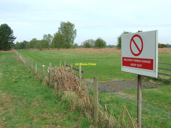 Photo 6"x4" Keep Out East Wretham\/TL9190 c2010