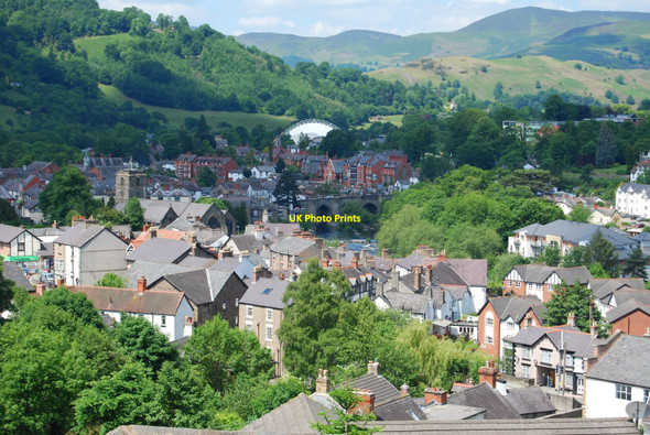 Photo 6"x4" Looking out across the rooftops Llangollen c2010
