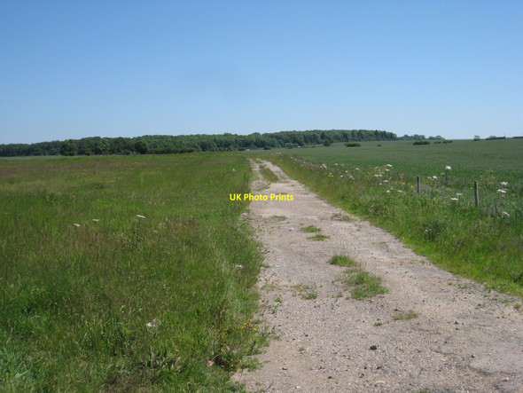 Photo 6"x4" A track that leads nowhere Kirmington c2010