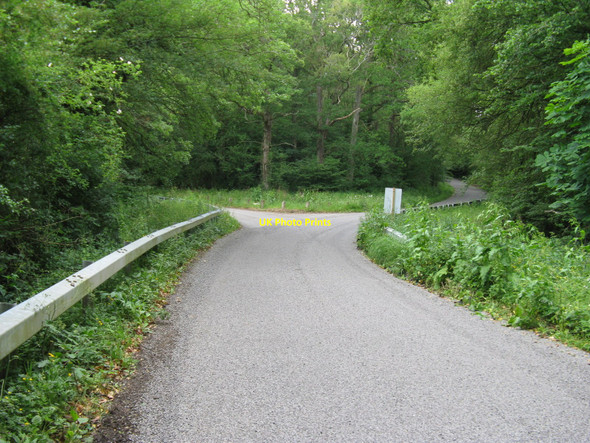 Photo 6"x4" Junction between Chapel Hill on the left and Knightons lane Dunsfold Common c2010