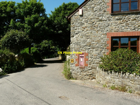 Photo 6"x4" A Postbox in Darracott Darracott\/SS4739 c2010