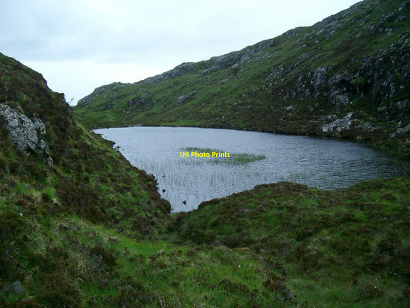 Photo 6"x4" Tiny, unnamed lochan near Loch a' Ghlinnein Cnoc a' Ghlinnein c2010
