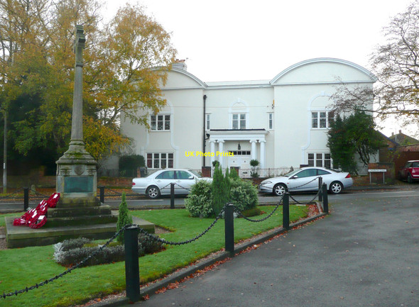 Photo 6"x4" House opposite the war memorial, Barton under Needwood Barton Green c2009