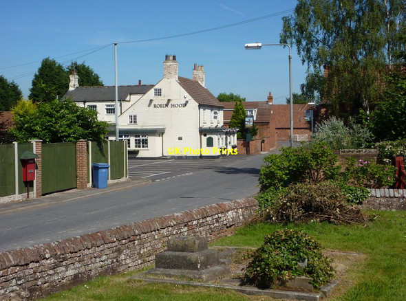 Photo 6"x4" Elkesley village street from the churchyard Elkesley c2010