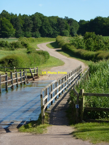Photo 6"x4" Ford and footbridge across the River Poulter Hardwick Village c2010
