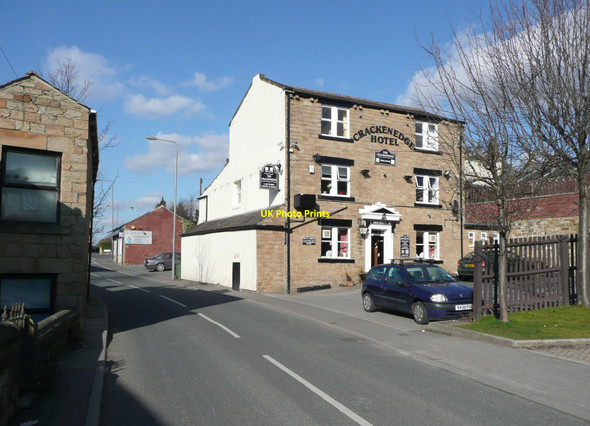 Photo 6"x4" The Crackenedge Hotel, Crackenedge Lane, Dewsbury Dewsbury c2010