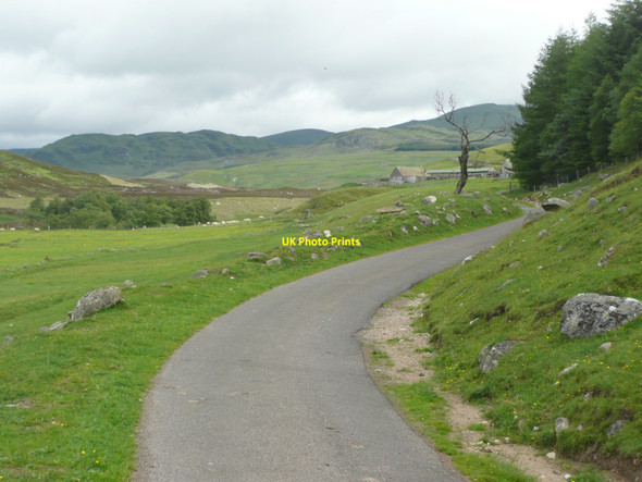 Photo 6"x4" Approaching the sheep pens Creag na Cuinneige c2010