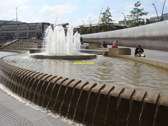 Photo 6"x4" Fountain outside Sheffield railway station, Sheaf Square Sheffield\/SK3587 c2010