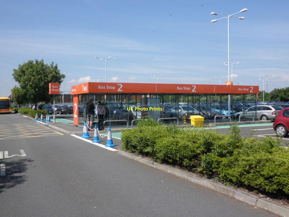 Photo 6"x4" Bus shelter, long term car park, Heathrow Airport Cranford\/TQ1076 c2010