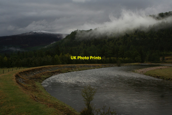 Photo 6"x4" River Dee at Mar Lodge Braegarie c2010