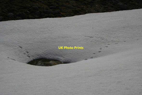 Photo 6"x4" Pool among the snow Monadh M\u00f2r\/NN9394 c2010