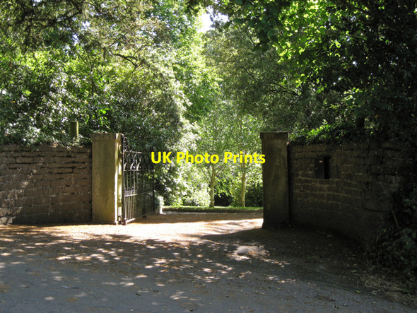 Photo 6"x4" Gates to Gurrington House Wotton Cross\/SX8069 c2010