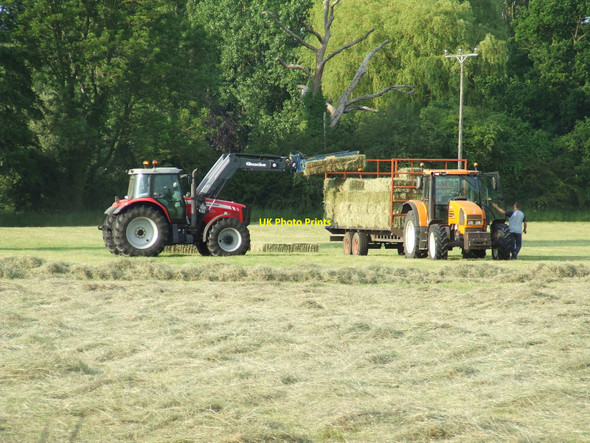 Photo 6"x4" Gathering In The Crop Badwell Ash c2010