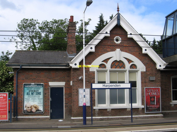 Photo 6"x4" Harpenden - station building Harpenden c2010