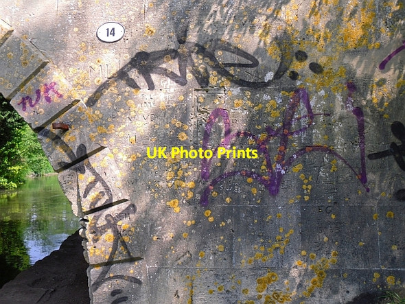 Photo 6"x4" Graffiti on Burghfield Bridge Southcote c2010