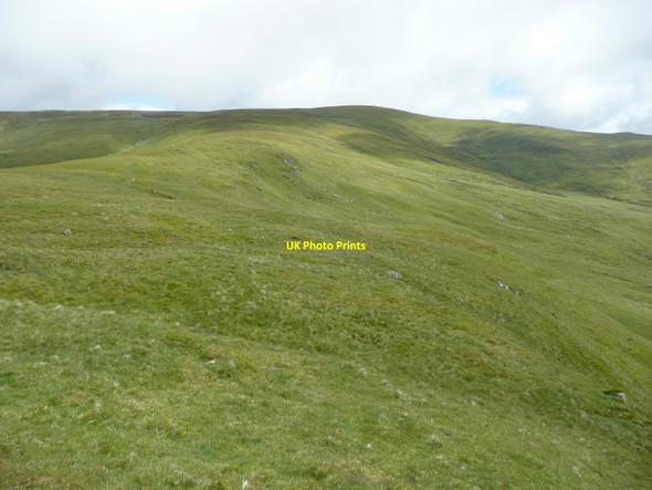 Photo 6"x4" Looking up Sr\u00c3\u00b2n Charnach Spittal of Glenshee c2010