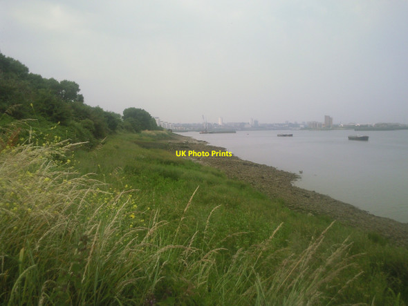 Photo 6"x4" River Thames from Tripcock Ness Woolwich c2010