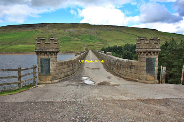 Photo 6"x4" Dam top Road, Scar House Reservoir Middlesmoor\/SE0974 c2010