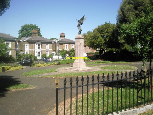 Photo 6"x4" War Memorial in Clarence Place, Gravesend Gravesend\/TQ6574 c2010